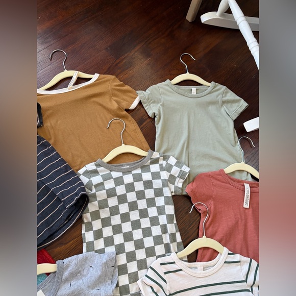 Childhoods clothing lot of 18-24m shirts!(9 shirts) - Picture 4 of 6